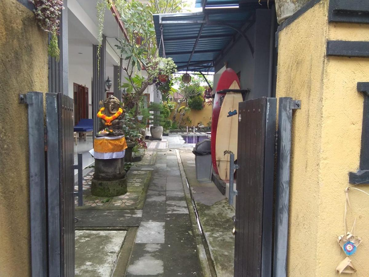 Sanata Yoga Guesthouse Canggu Exteriör bild