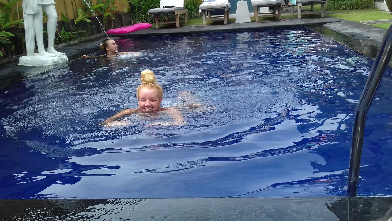 Sanata Yoga Guesthouse Canggu Exteriör bild