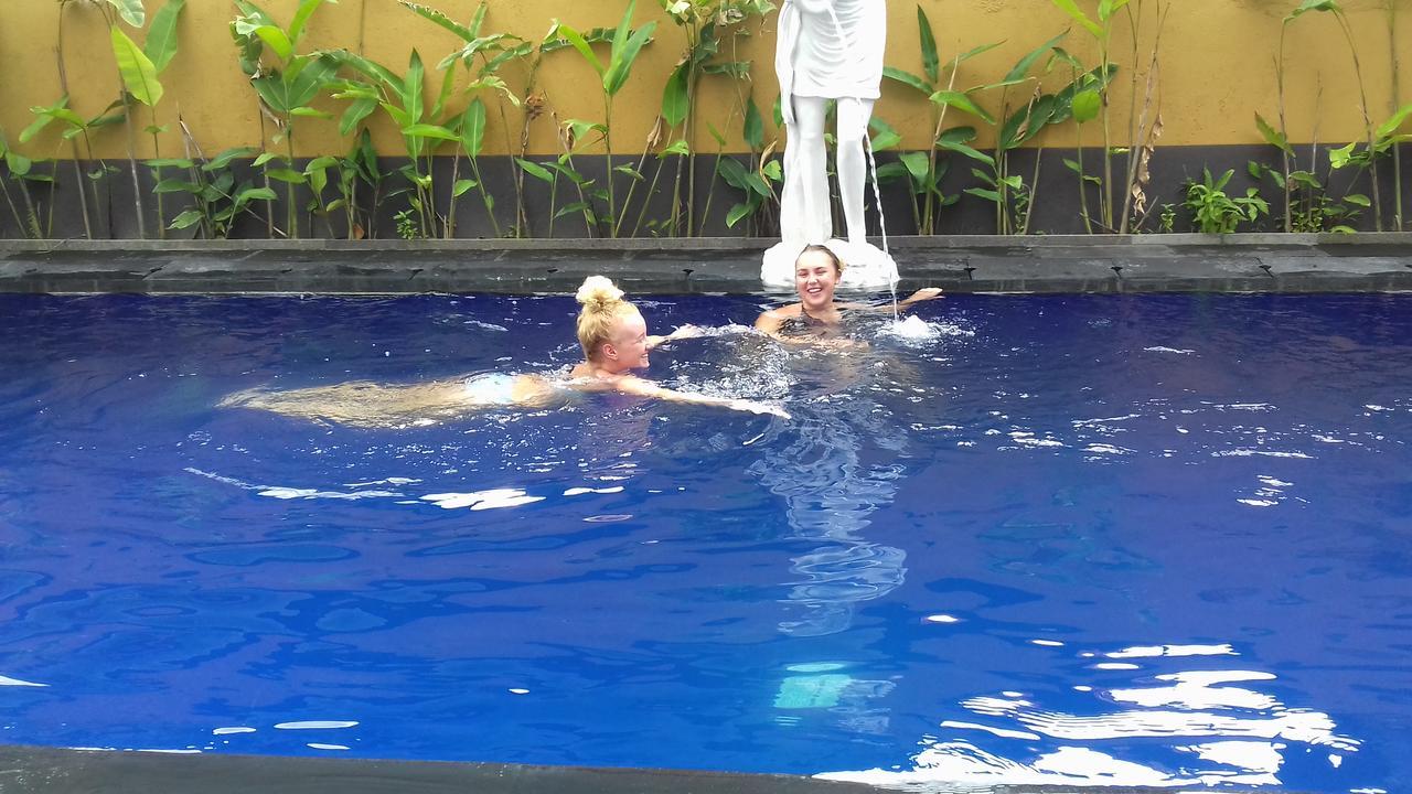 Sanata Yoga Guesthouse Canggu Exteriör bild