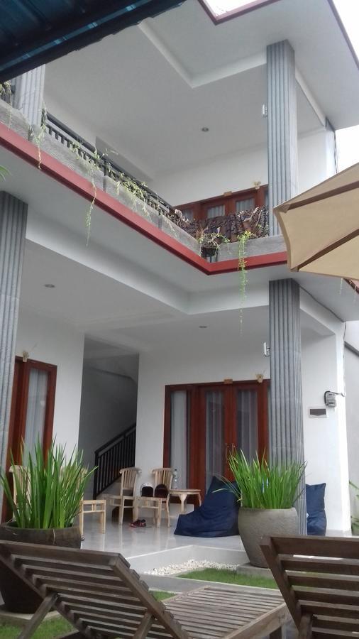 Sanata Yoga Guesthouse Canggu Exteriör bild